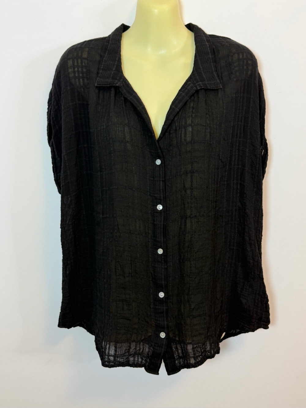 Cloth & Stone Textured Black Casual Short Sleeve Button Down
